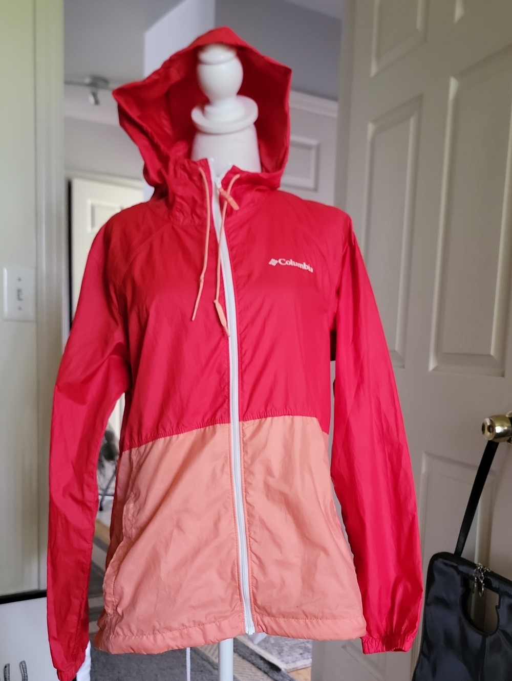 Columbia Women's Two-Tone Pink Hooded Windbreaker